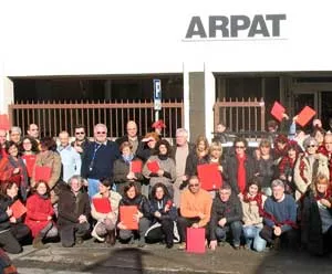 Dipendenti ARPAT aderiscono al flashmob contro la violenza sulle donne