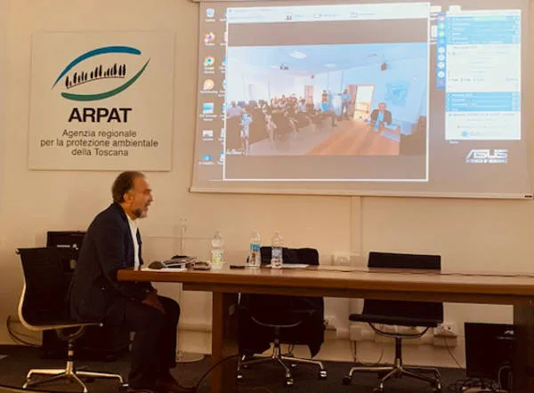 Pietro Rubellini introduce Ia lezione su cambiamento climatico e vegetazione arborea