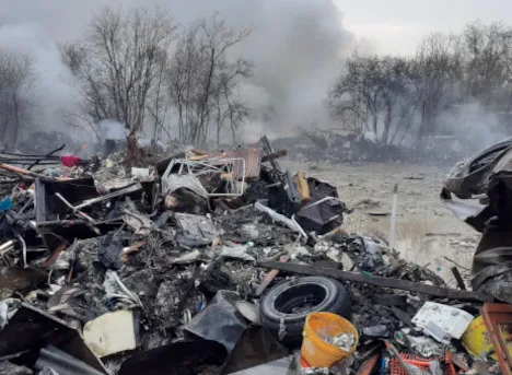 Rifiuti presenti nell'area colpita dall'incendio