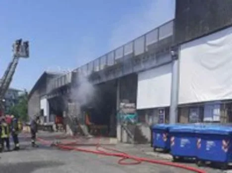Incendio presso l’Esselunga di Sesto Fiorentino: esiti sopralluogo e valutazioni svolte da ARPAT