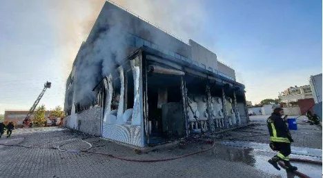 Incendio presso ditta Frosini a Signa (FI): l’intervento di ARPAT