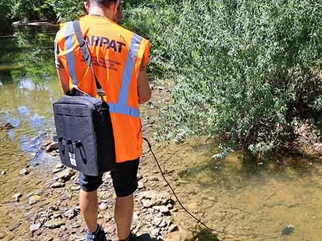 Schiuma e moria di pesci nel Torrente Staggia a Poggibonsi