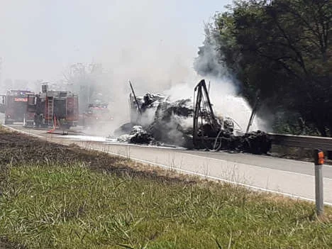 Incendio di un rimorchio - SGC FI-PI-LI